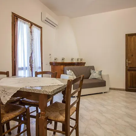 Lovely With Garden Near The Hospital! Apartamento Olbia