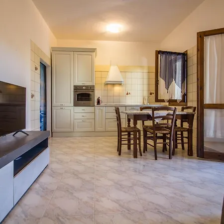 Lovely With Garden Near The Hospital! Apartamento *