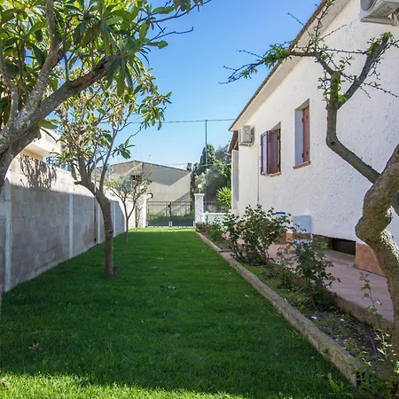 Lovely With Garden Near The Hospital!